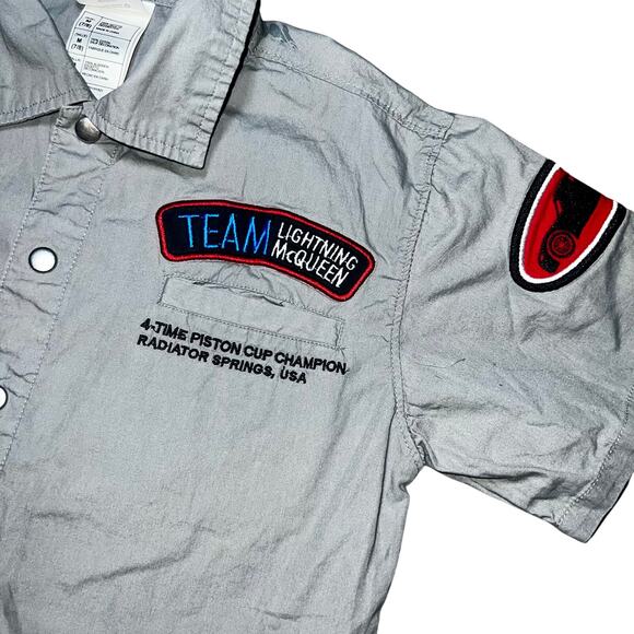 Disney Store Lightening McQueen racing team McQueen gray buttonup shirt boys 7/8 - Picture 3 of 5